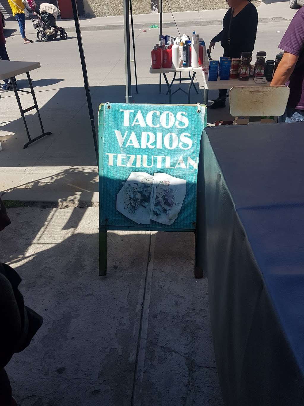 Tacos Varios Teziutlan | Felipe Villanueva 19419, Nueva Tijuana, 22435 Tijuana, B.C., Mexico | Phone: 664 292 4817