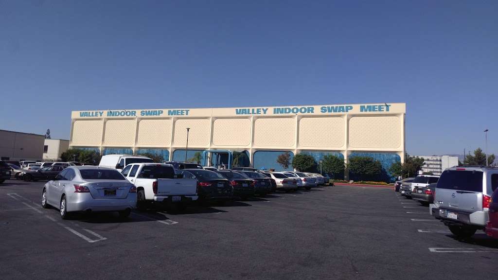 Valley Indoor Swap Meet Panorama City | 14650 Parthenia St, Panorama City, CA 91402 | Phone: (818) 892-0183