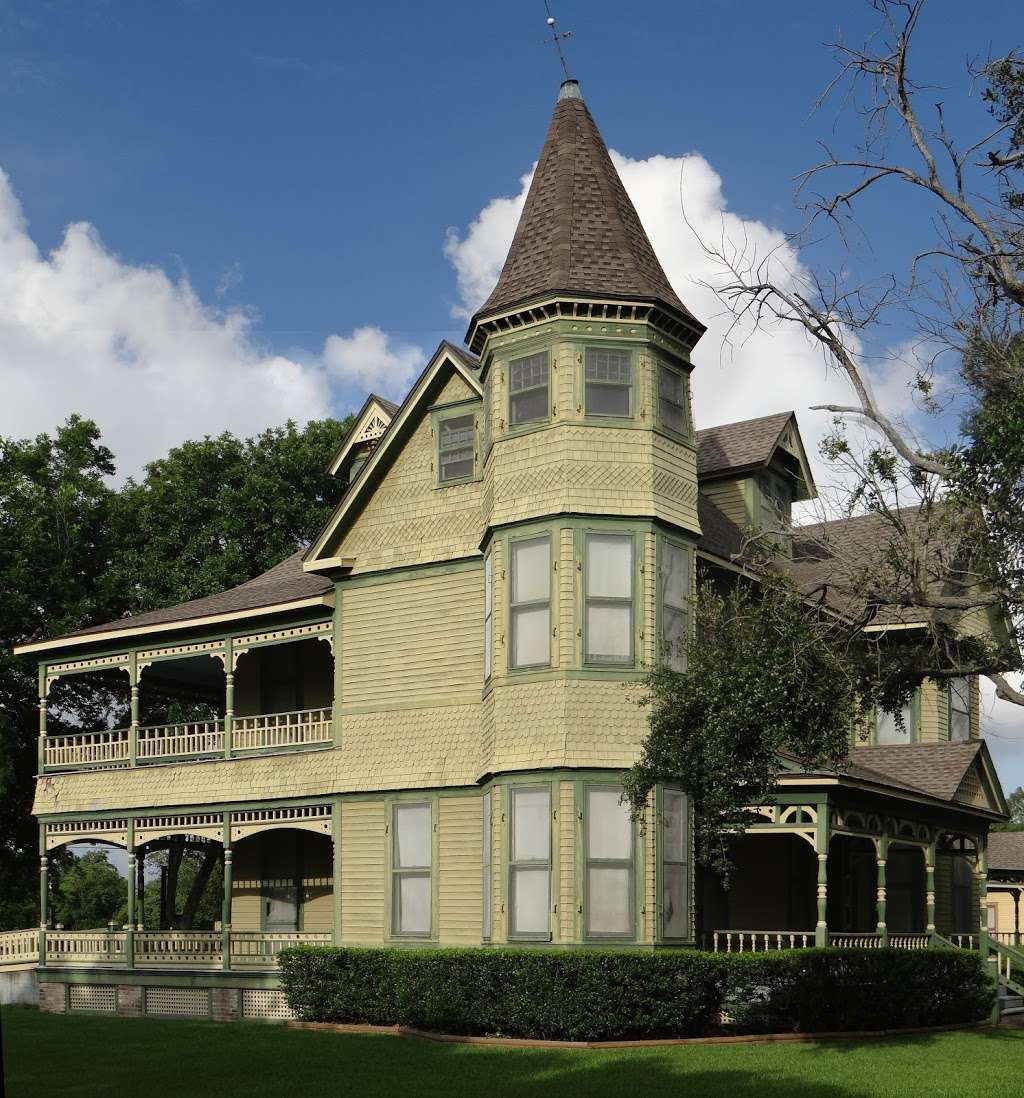 Davison Home At Heritage Square Park | 109 3rd Ave N, Texas City, TX 77590, USA | Phone: (409) 229-1660