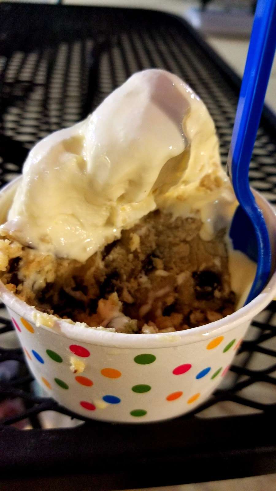 Treasure Island Desserts - Frozen Yogurt & Ice Cream Shop | 2575 Hempstead Turnpike, East Meadow, NY 11554, USA | Phone: (516) 261-9900