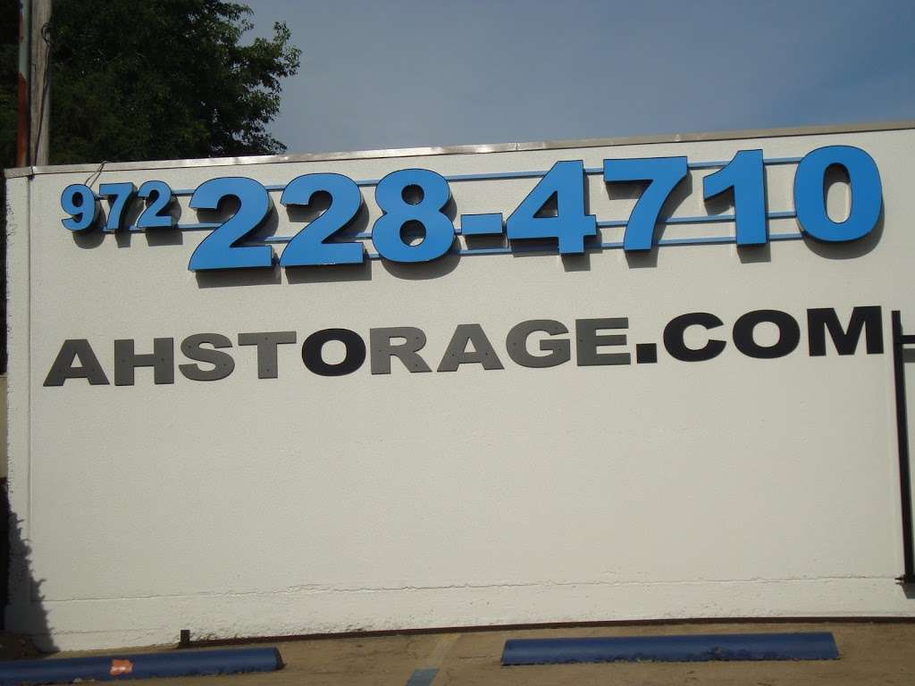 American Harbor Self Storage | 7227 S R L Thornton Fwy, Dallas, TX 75232 | Phone: (972) 228-4710