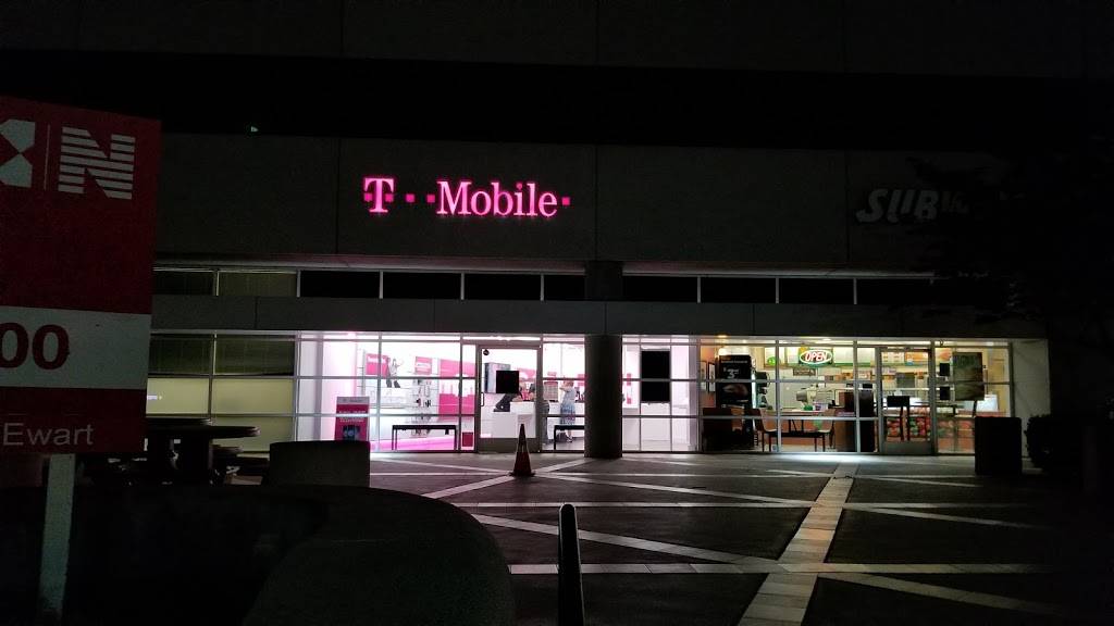 T-Mobile | 3740 Iowa Ave #101, Riverside, CA 92507, USA | Phone: (951) 684-5478