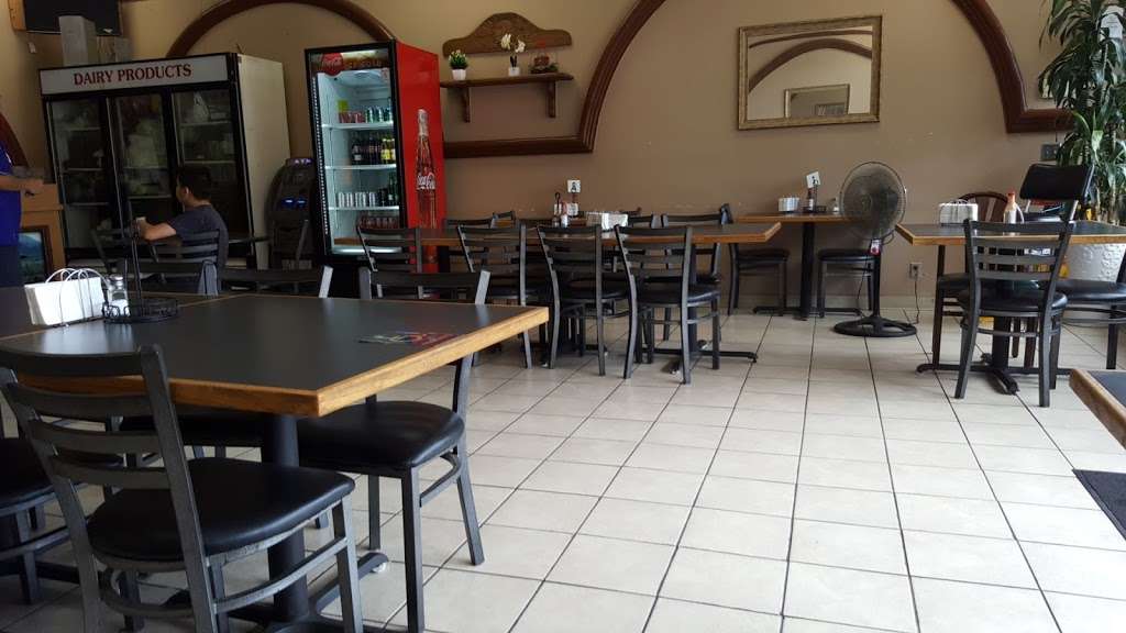 El Sipote Pupuseria | 2530 E Alondra Blvd, Compton, CA 90221, USA | Phone: (424) 785-8983