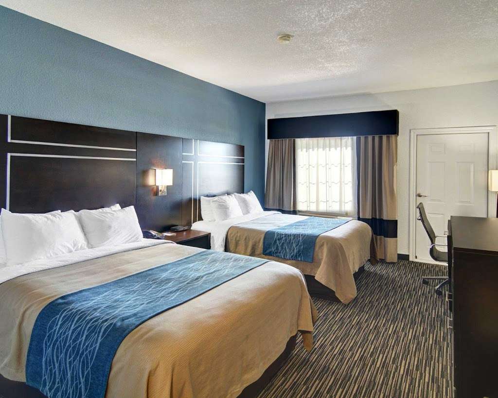 Comfort Inn & Suites Beachfront | 6302 Seawall Blvd, Galveston, TX 77551, USA | Phone: (409) 741-8888