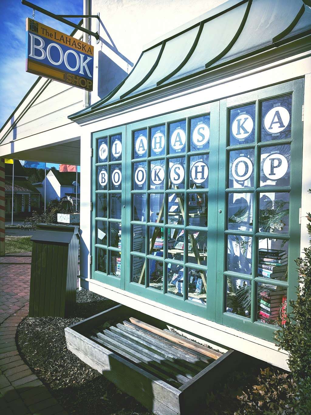 The Lahaska Bookshop | Peddlers Village Store, 162 Carousel Ln & Rte 263 A, Lahaska, PA 18931, USA | Phone: (267) 544-5131