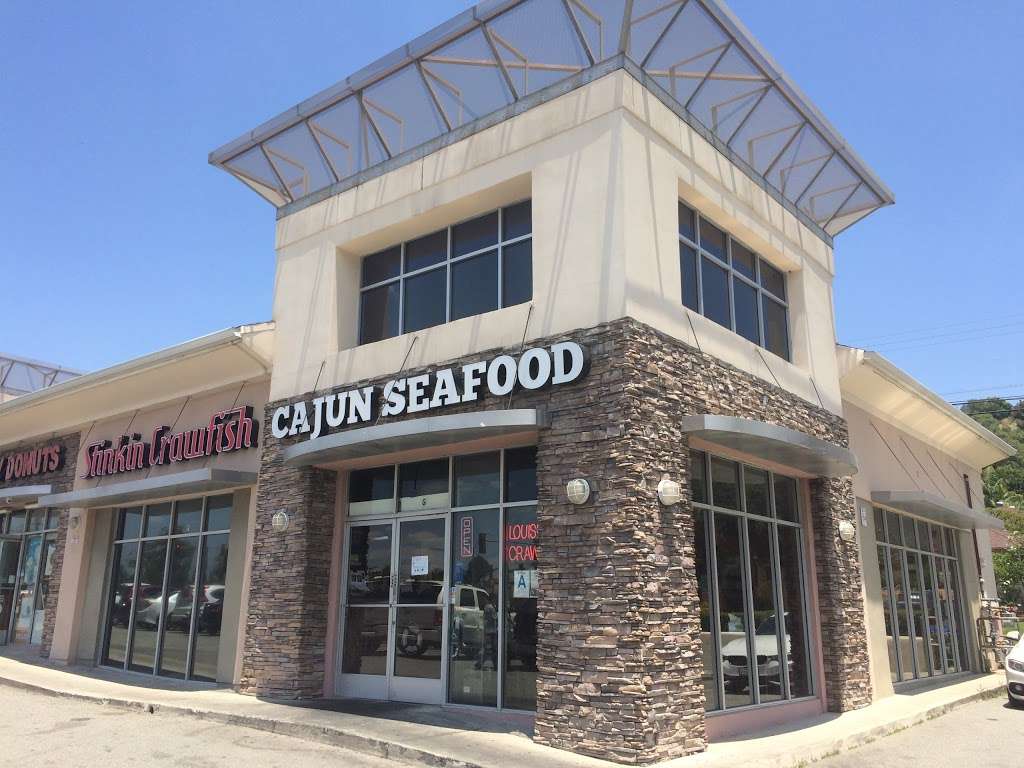 Stinkin Crawfish of Whittier | 10807 Beverly Blvd g, Whittier, CA 90601 | Phone: (562) 456-8088