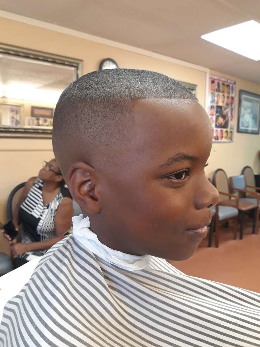 Below Freezing Barber Shop | 7040 W Fuqua St, Missouri City, TX 77489, USA | Phone: (713) 878-1221