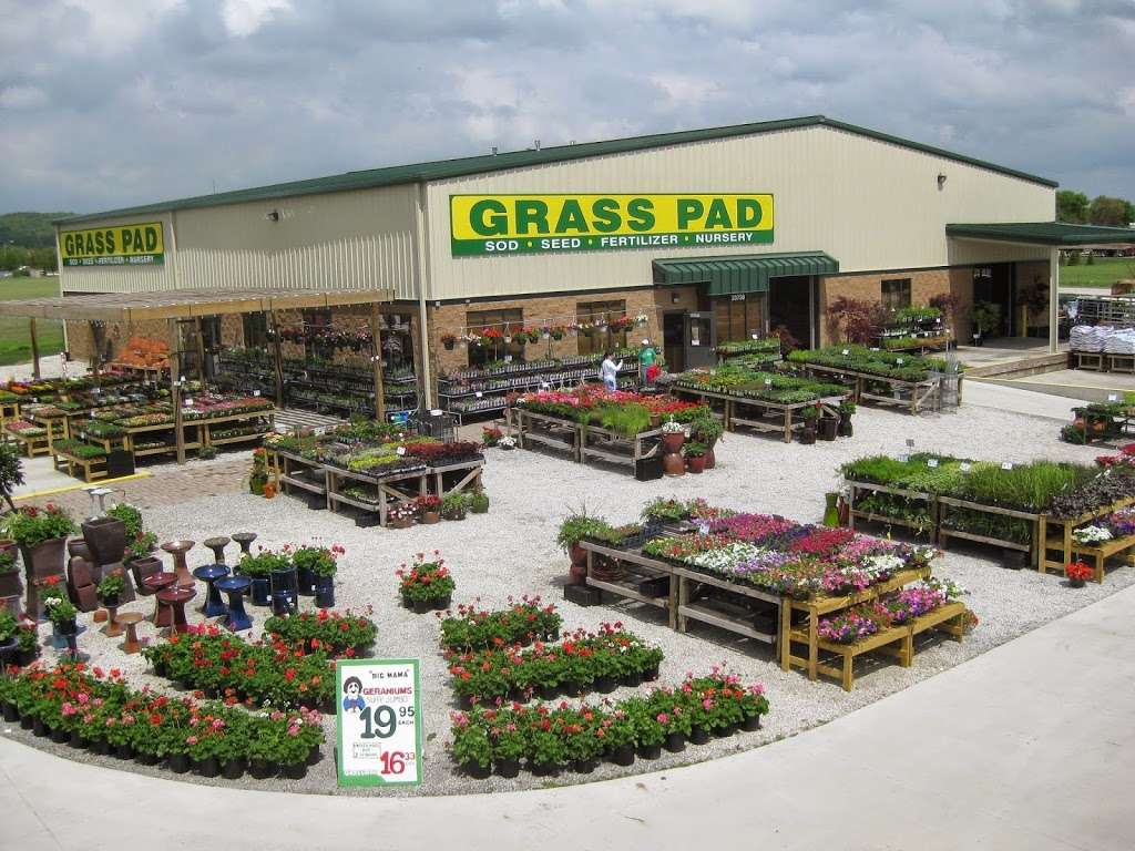 Grass Pad | 23750 W 43rd St, Shawnee, KS 66226, USA | Phone: (913) 422-4433