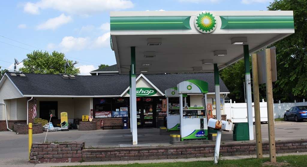 BP | 112 S Main St, Walworth, WI 53184, USA | Phone: (262) 275-3236