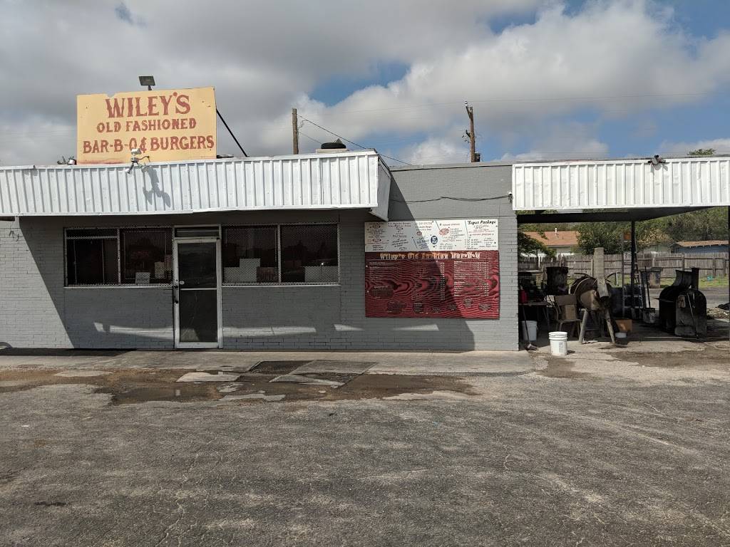 Wileys Bar-B-Que | 1805 Parkway Dr, Lubbock, TX 79403, USA | Phone: (806) 765-7818