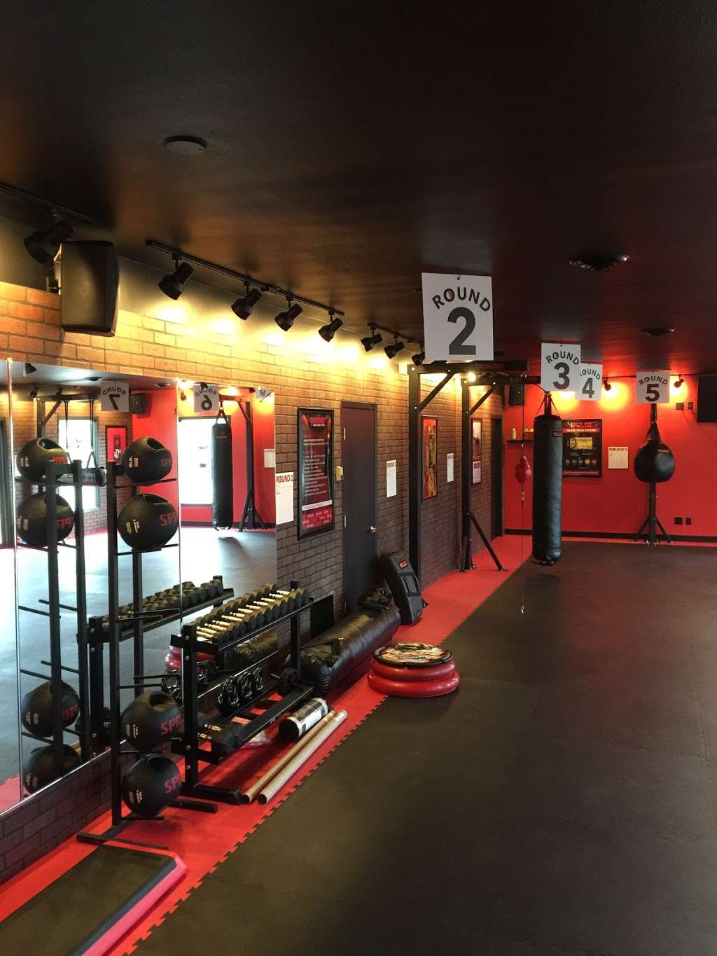 9Round Fitness Mukwonago | 545 Bayview Rd D, Mukwonago, WI 53149, USA | Phone: (262) 278-6200