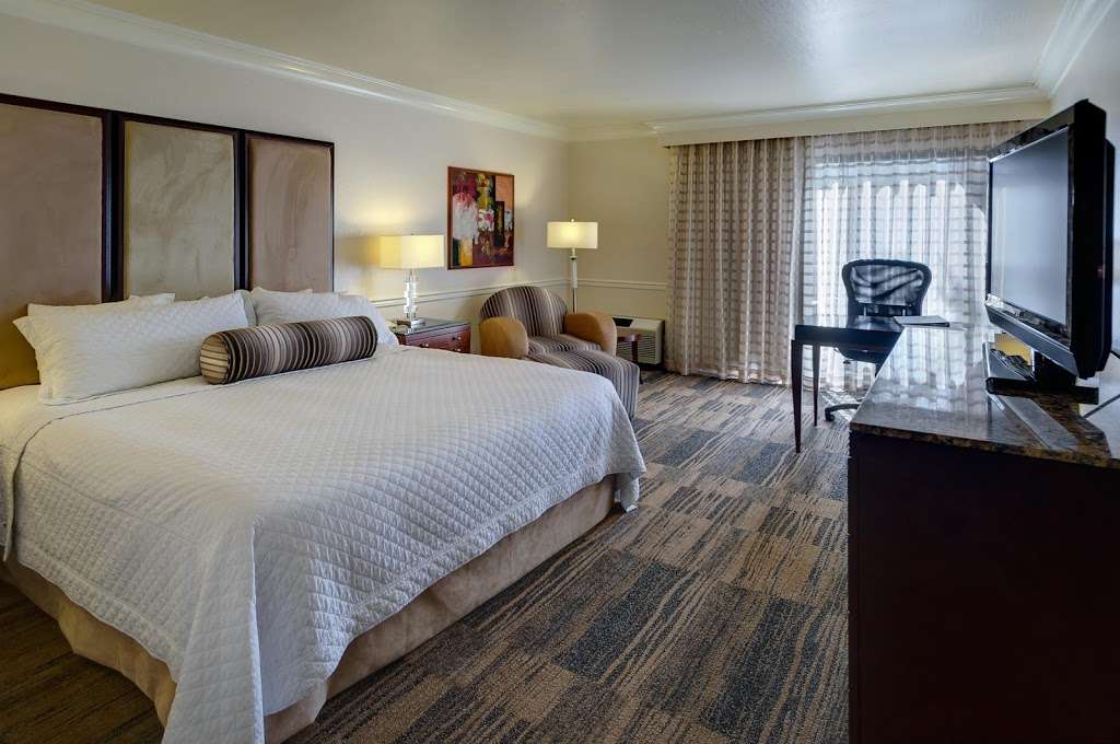 Best Western Plus Novato Oaks Inn | 215 Alameda del Prado, Novato, CA 94949, USA | Phone: (415) 883-4400