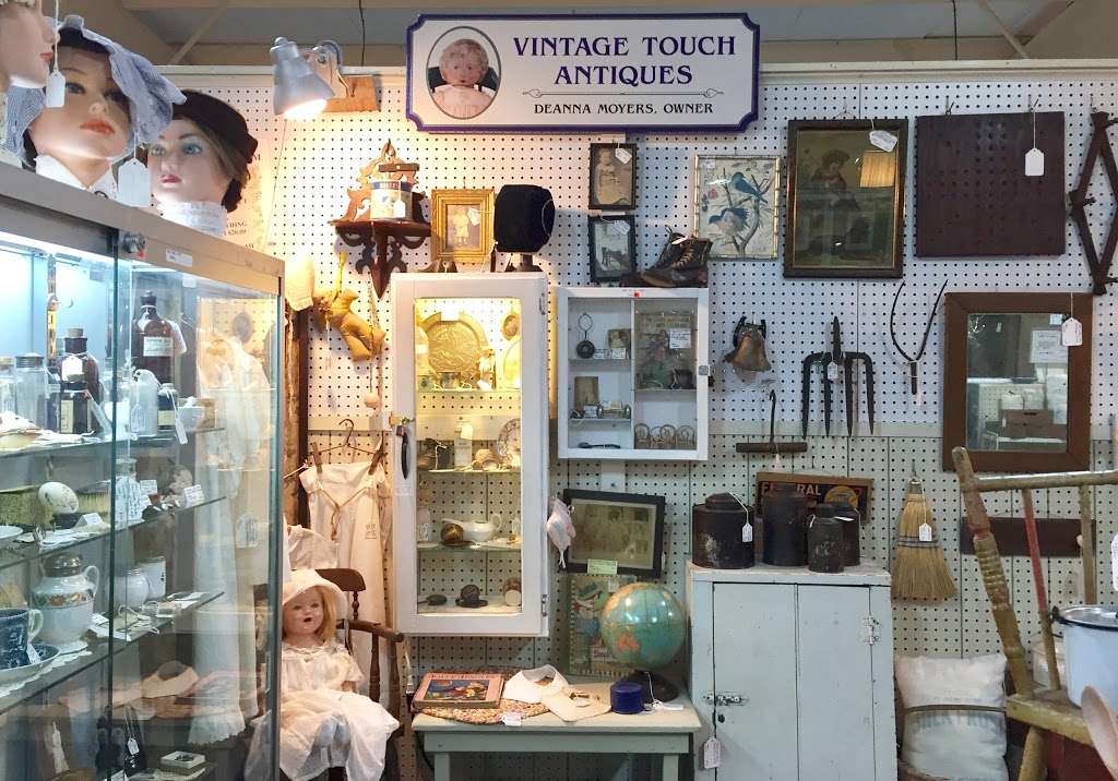 Vintage Touch in Antique Crossroads | 20150 National Pike, Hagerstown, MD 21740 | Phone: (304) 263-7179