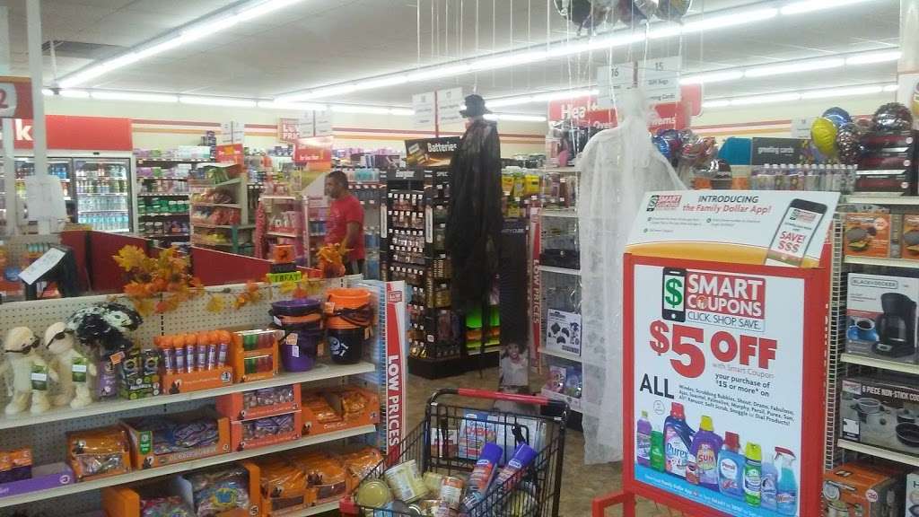 Family Dollar | 5124 Pine Island Dr, Crown Point, IN 46307 | Phone: (219) 682-0068