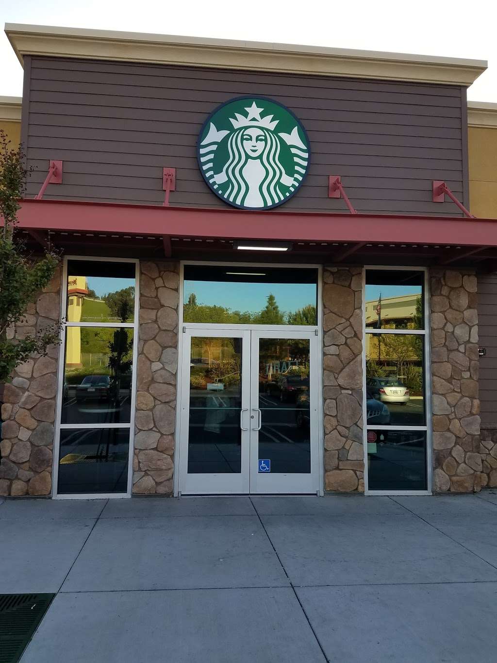 Starbucks | 1315 Pinole Valley Rd, Pinole, CA 94564, USA | Phone: (510) 406-1272