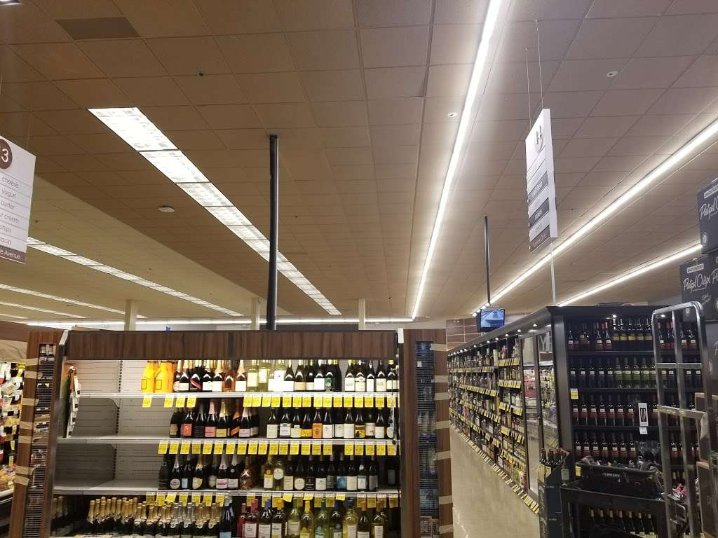 Vons | 2938 Tapo Canyon Rd, Simi Valley, CA 93063, USA | Phone: (805) 426-6021