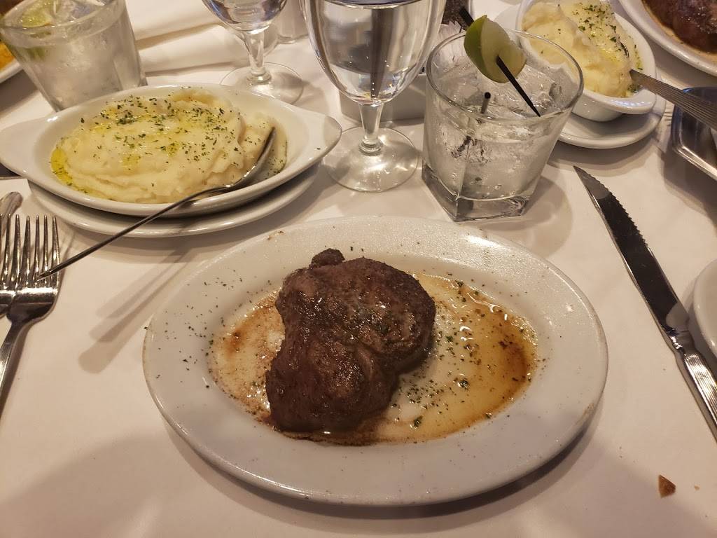 Ruths Chris Steak House | 8330 Riverside Pkwy, Tulsa, OK 74137, USA | Phone: (918) 995-8600