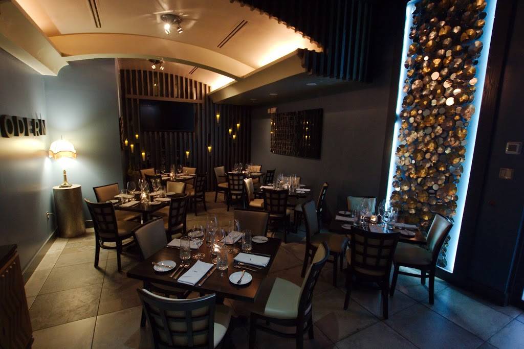 MODERN Oyster Bar Chophouse | 10050 N Scottsdale Rd #127, Scottsdale, AZ 85253, USA | Phone: (480) 531-1400