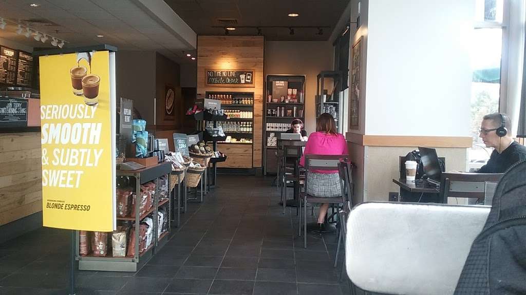 Starbucks | 11725 Lee Hwy, Fairfax, VA 22030 | Phone: (703) 385-5732