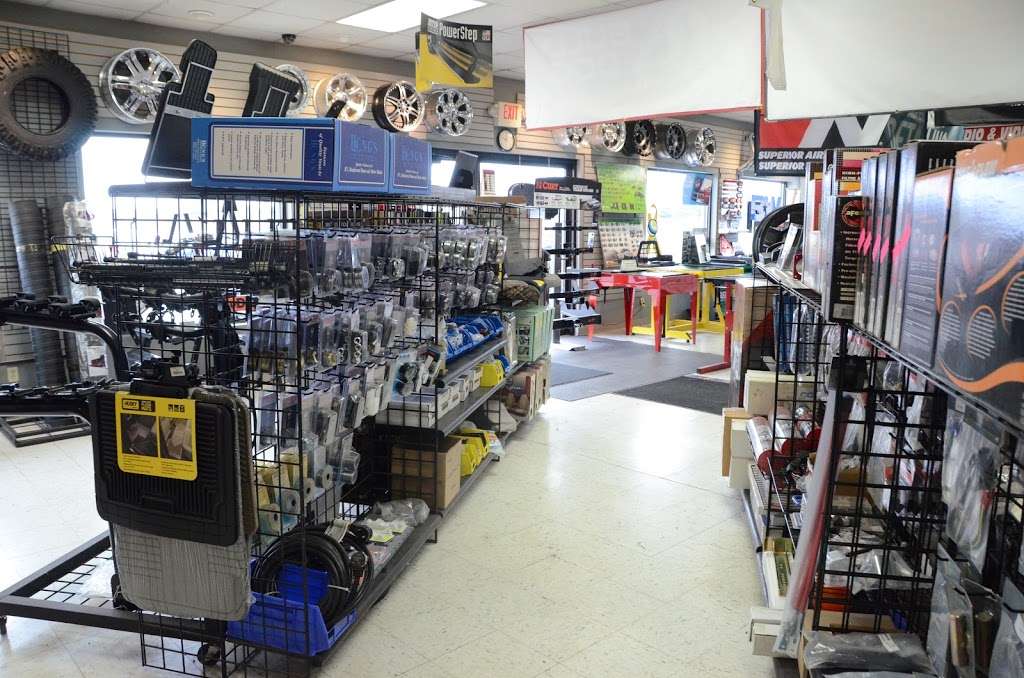 Pacesetter Truck and Auto Accessories, Inc. | 563 Larry Power Rd, Bourbonnais, IL 60914, USA | Phone: (815) 933-7140