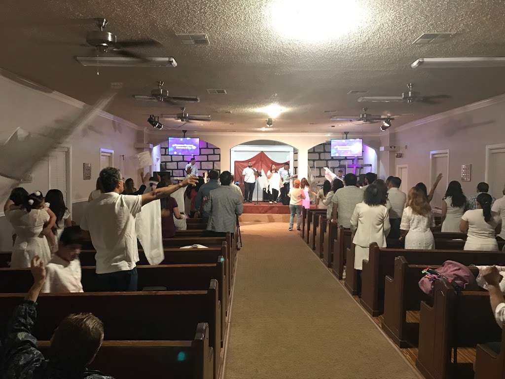 Iglesia Evangelica Casa de Dios | 905 74th St, Houston, TX 77011, USA