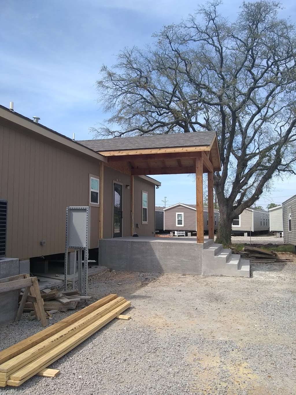 Covarrubias roofing services general construction | 10789 Oak Ln, Willis, TX 77318 | Phone: (936) 648-9729