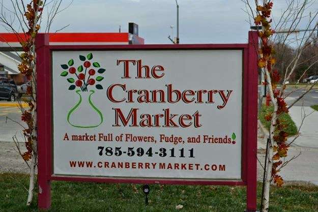In Full Bloom At The Cranberry Market | 519 Ames St, Baldwin City, KS 66006, USA | Phone: (785) 594-3111