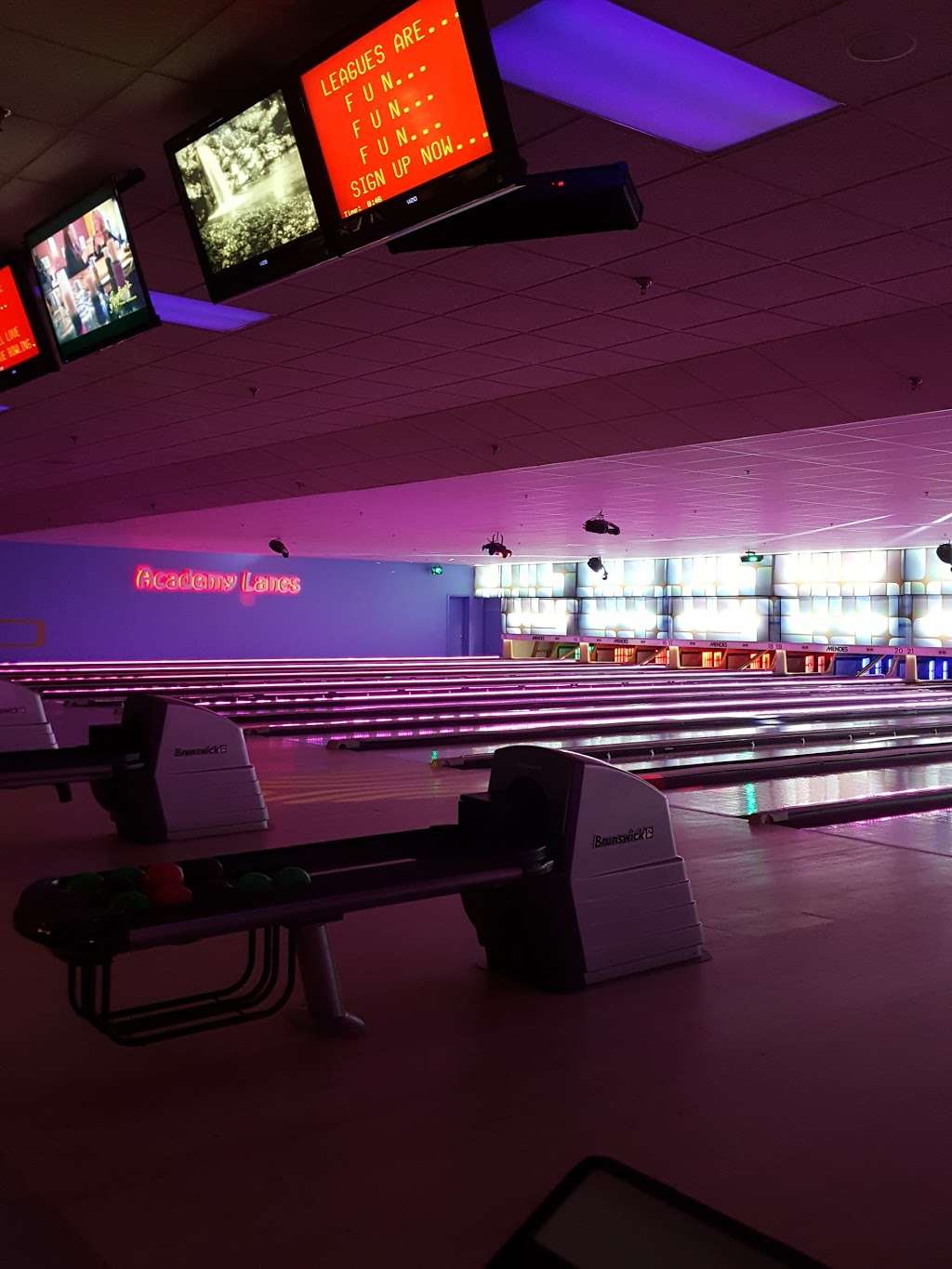 Academy Lanes | 725 S Main St, Haverhill, MA 01835 | Phone: (978) 372-3102