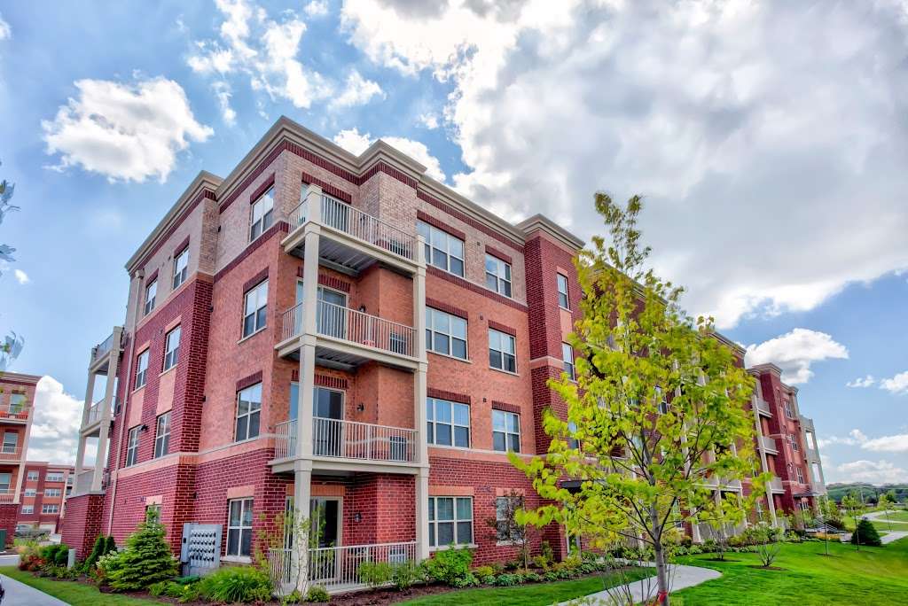 The Residences of Orland Park Crossing | 9510 140th St, Orland Park, IL 60462 | Phone: (708) 966-4260