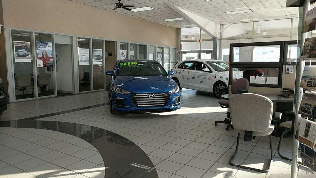 Pugi Hyundai | 1866 Ogden Ave, Downers Grove, IL 60515, USA | Phone: (630) 964-9500