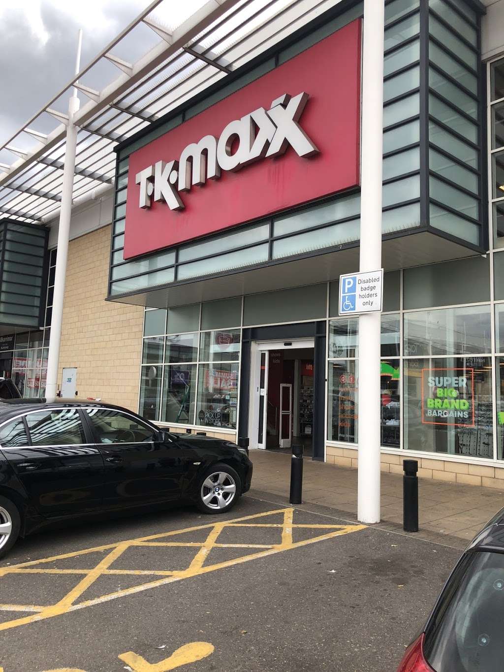 T K Maxx Ltd | Brent South Shopping Park, Tilling Rd, London NW2 1LS, UK | Phone: 020 8452 4687