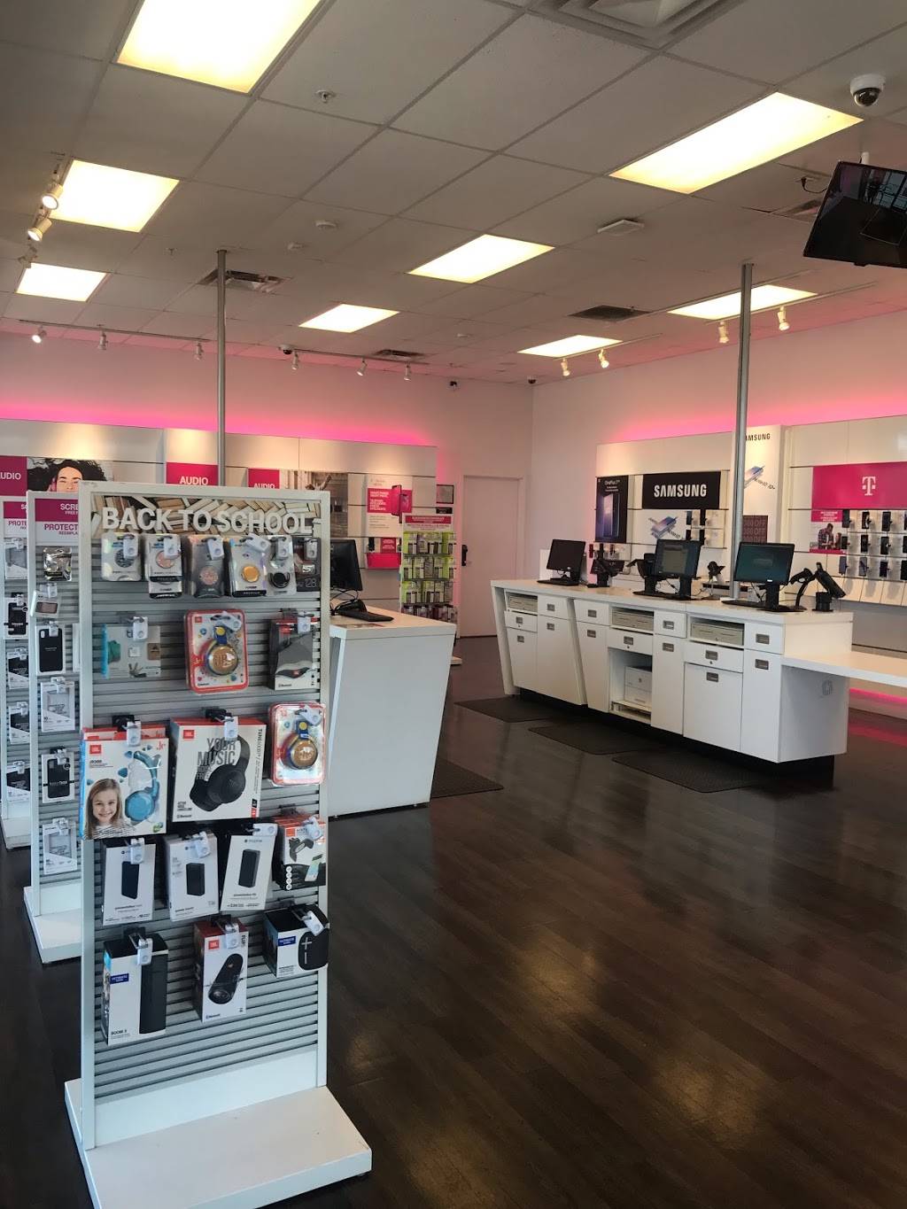 T-Mobile | 3715 Las Estancias Way Suite 102, Albuquerque, NM 87121, USA | Phone: (505) 924-5929