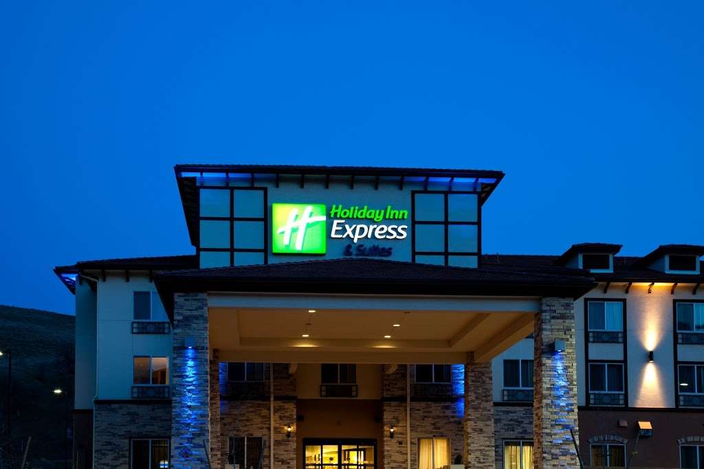 Holiday Inn Express & Suites Frazier Park | 612 Wainright Ct, Lebec, CA 93243, USA | Phone: (661) 248-1600