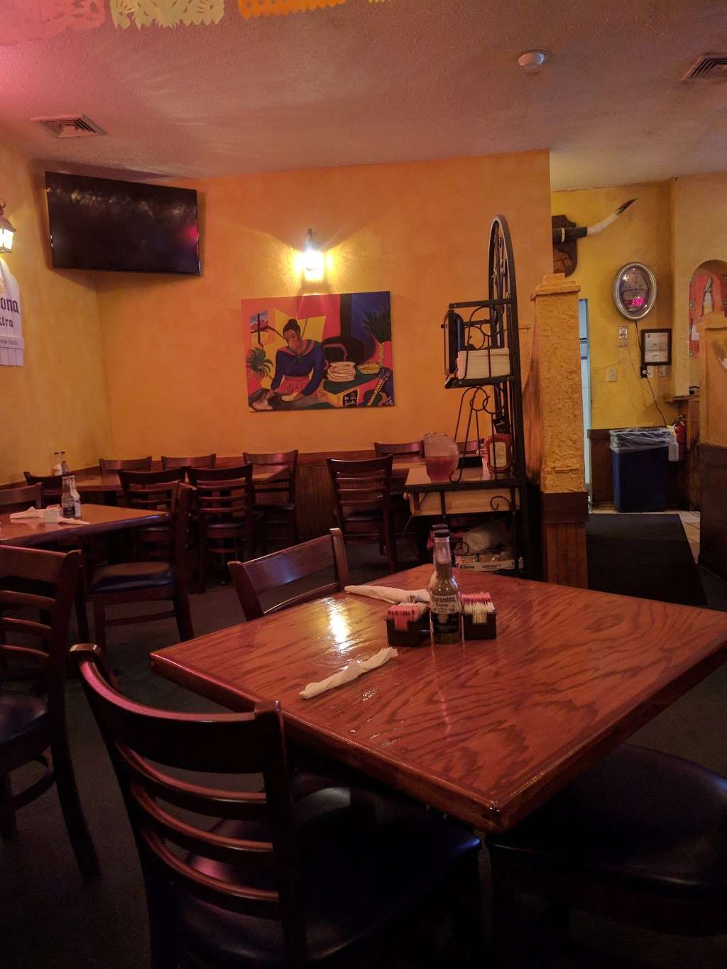 La Fuente Bar & Grill | 3070 E Franklin Blvd, Gastonia, NC 28056 | Phone: (704) 866-7744