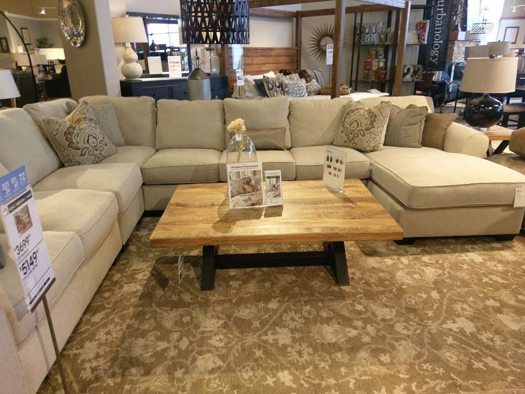 Ashley HomeStore | 12185 77th St, Kenosha, WI 53142, USA | Phone: (262) 857-1000