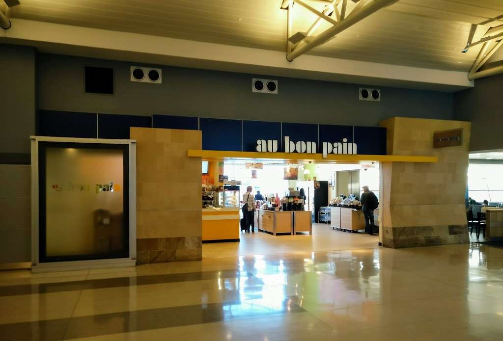 Au Bon Pain | Terminal 8, oncourse C,, JFK Expressway, Jamaica, NY 11430, USA | Phone: (718) 917-6438