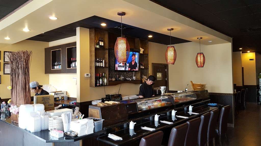 Nagoya Asian Bistro & Sushi Bar | 1368 Cape St Claire Rd, Annapolis, MD 21409, USA | Phone: (410) 757-0300