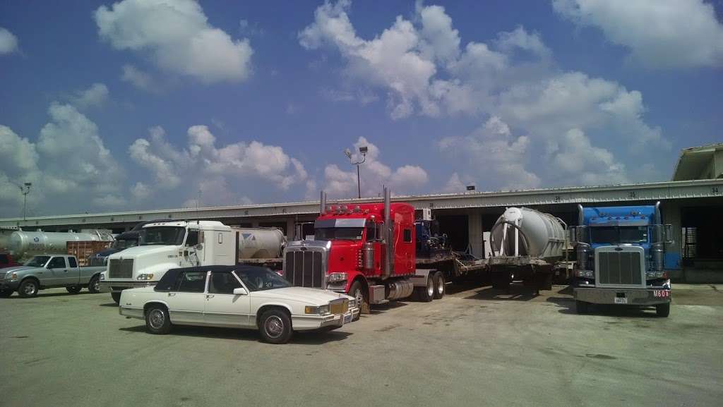 Secure Truck Parking | 4847 Blaffer St, Houston, TX 77026, USA | Phone: (713) 248-9799