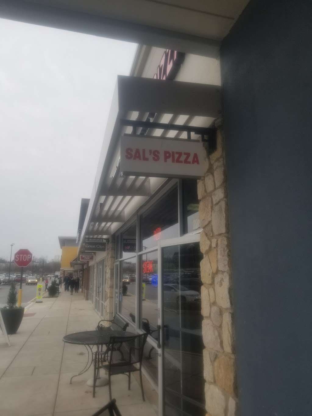 Sals Pizza | 221 East Swedesford Rd, Wayne, PA 19087, USA | Phone: (610) 688-5977