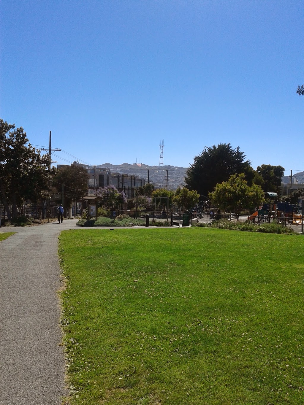 Franklin Square | 2500 17th St, San Francisco, CA 94110, USA | Phone: (415) 831-2700