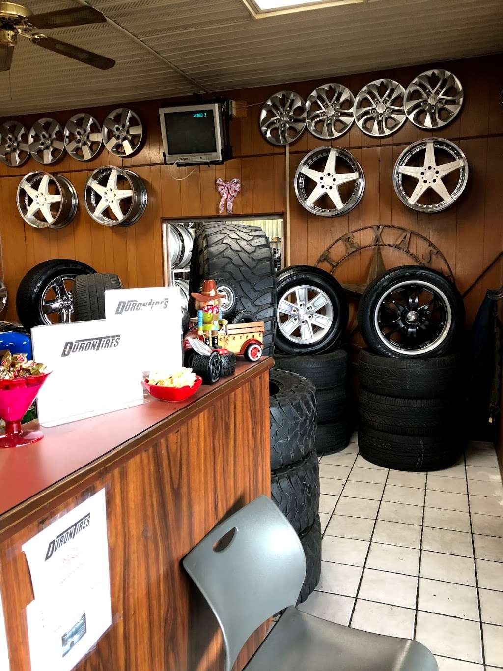 Duron Tires and Accessories LLC. | 14533 TX-249, Houston, TX 77086, USA | Phone: (281) 895-9733