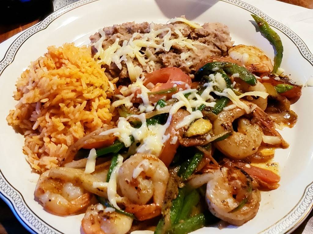 Maria Lindas Cantina+Coco.cina | 6901 Montana Ave, El Paso, TX 79925, USA | Phone: (915) 595-7170