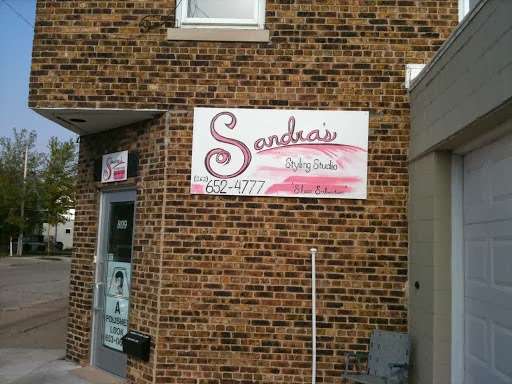 Sandras Styling Studio | 809 43rd St, Kenosha, WI 53140, USA | Phone: (262) 652-4777