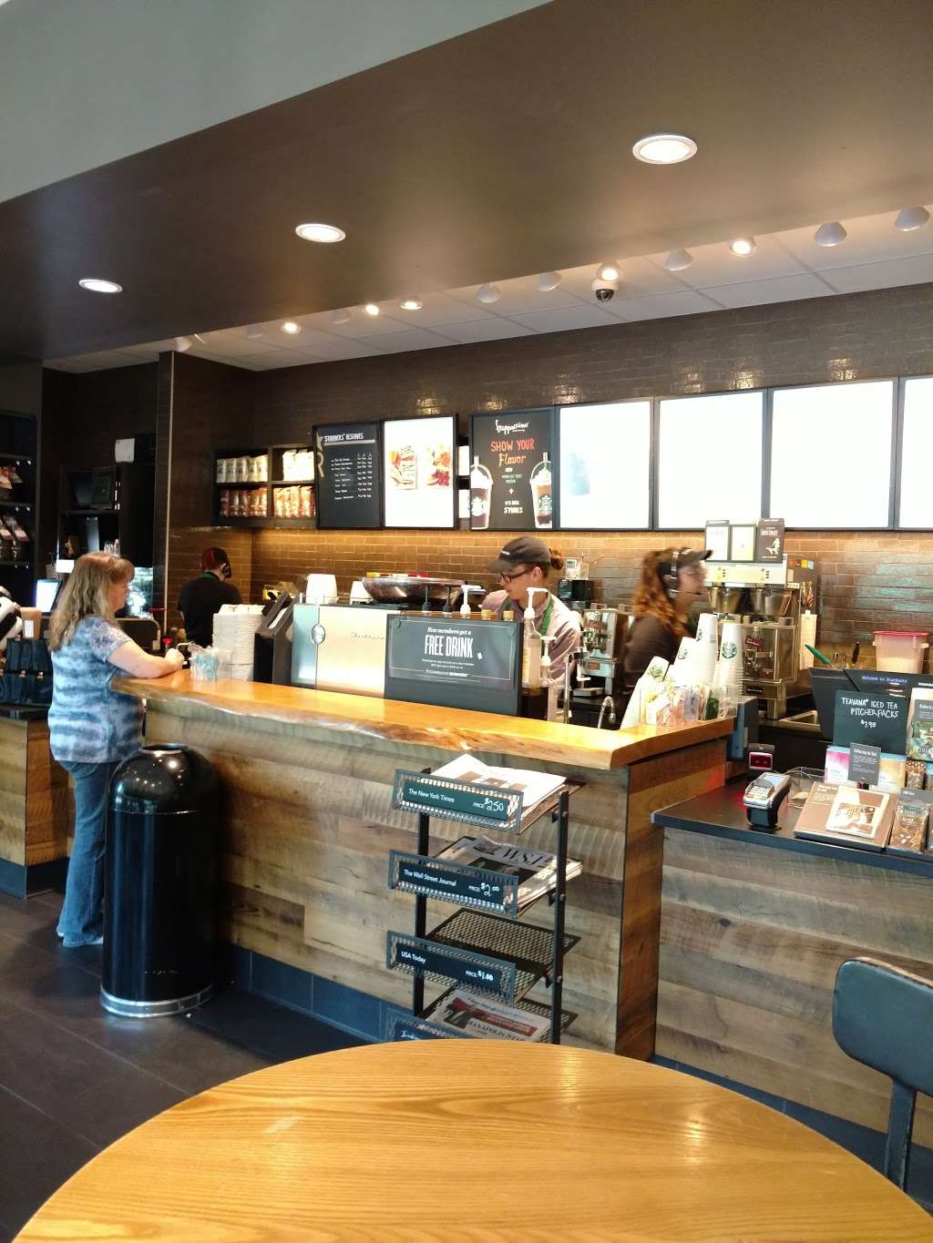 Starbucks | 5943 S East St, Indianapolis, IN 46227, USA | Phone: (317) 788-9672
