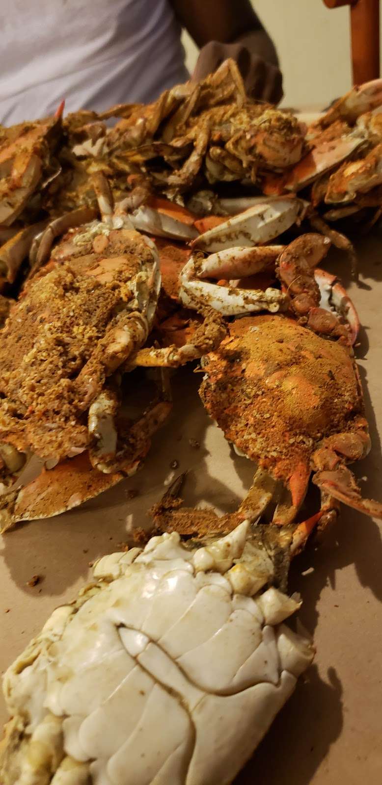 Lestardos Crab House | 135 Christiana Rd #7, New Castle, DE 19720 | Phone: (302) 328-5070