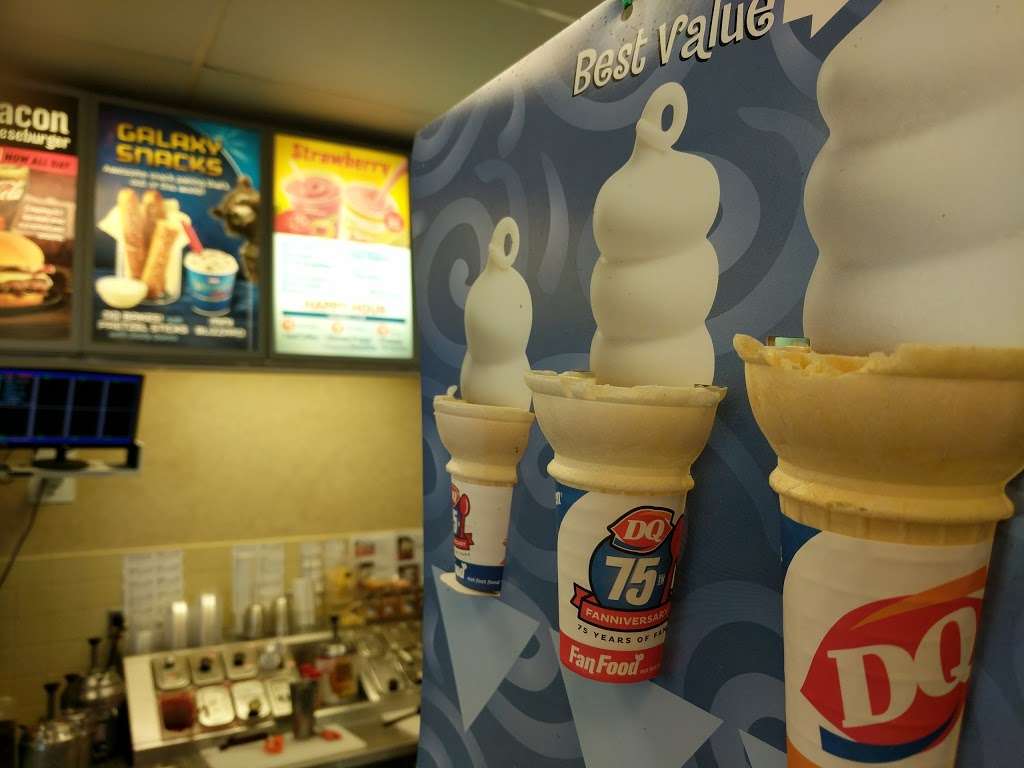 Dairy Queen Grill & Chill | 801 W Main St, Greenfield, IN 46140, USA | Phone: (317) 462-2566