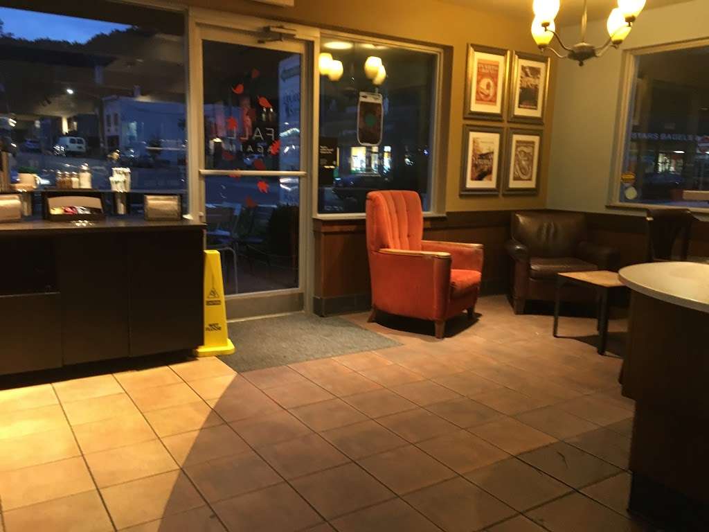Starbucks | 716-718 Saw Mill River Pkwy, Ardsley, NY 10502, USA | Phone: (914) 693-5706