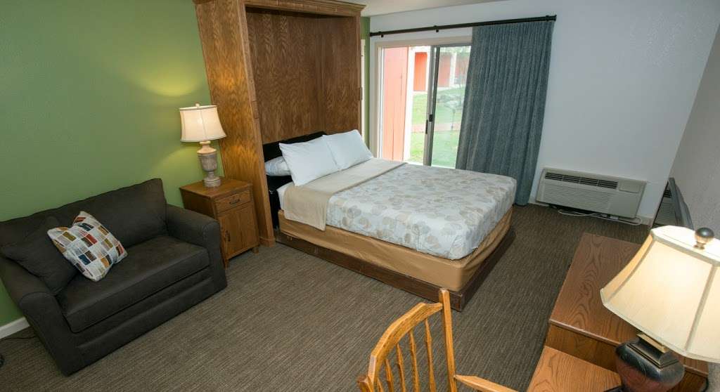 Brown County Inn | 51 State Rd 46, Nashville, IN 47448, USA | Phone: (800) 772-5249