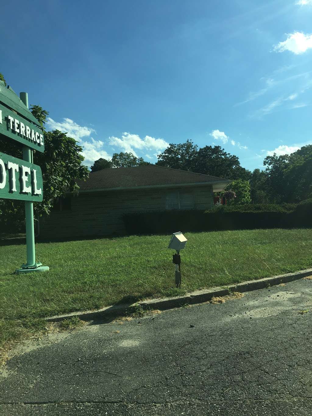 Green Terrace Motel | 1005 E Black Horse Pike, Hammonton, NJ 08037, USA | Phone: (609) 703-0008