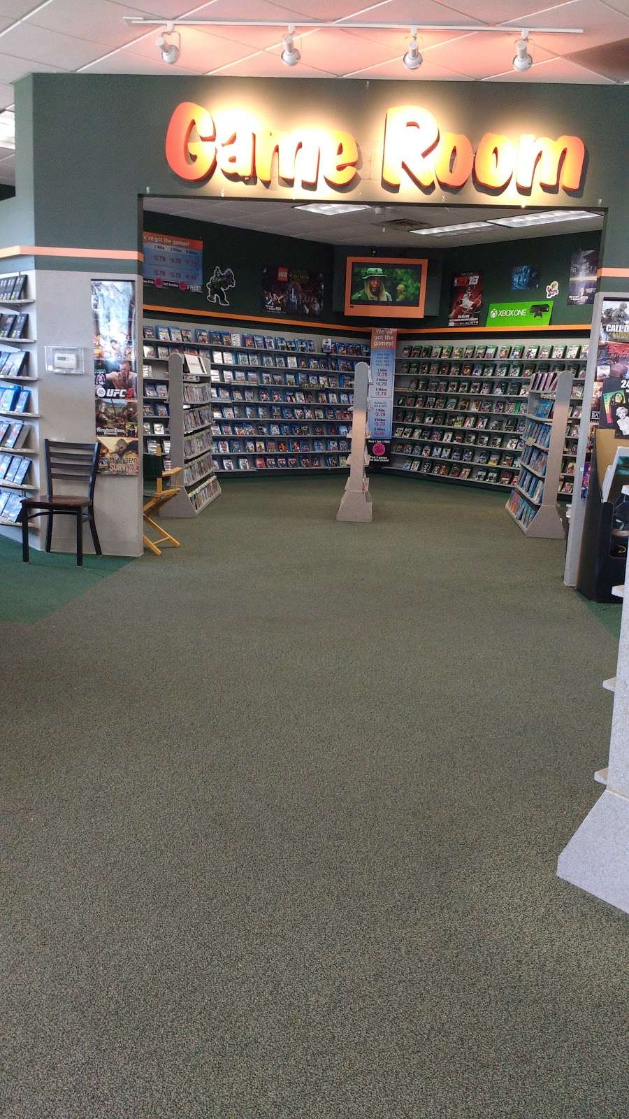 Family Video | 1900 NE 72nd St, Gladstone, MO 64118, USA | Phone: (816) 468-6984